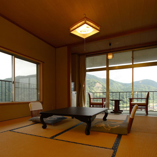 越後湯沢湯元　卵の湯　雪國の宿　高半