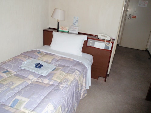 日の出ホテル ^