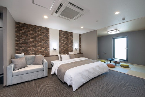 ＥＮＴ　ＴＥＲＲＡＣＥ　ＡＳＡＫＵＳＡ　＾