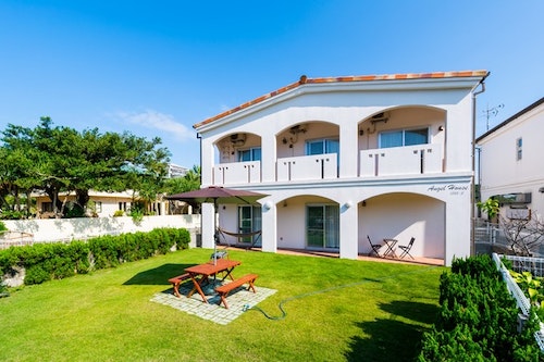 アネラニハウス沖縄 ビーチ1分☆160m2広々高級戸建て BBQ&花火 ^