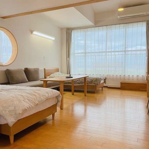 Primitive hut 夏海の家 ^