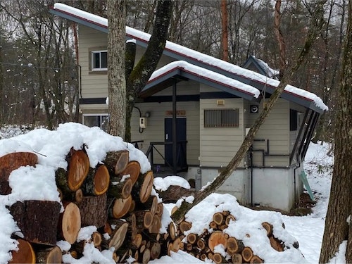 ラスティックマウンテンShack 4駆の車付きです。 ^_1