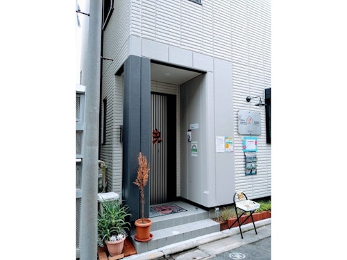 Ｔｏｋｙｏ　ｓｔａｙ　Ｈｕｔ　ＳＡＲＩ　＾