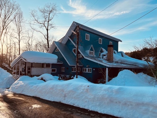 GUESTHOUSE&BAR 宿泊飲み処502 ^