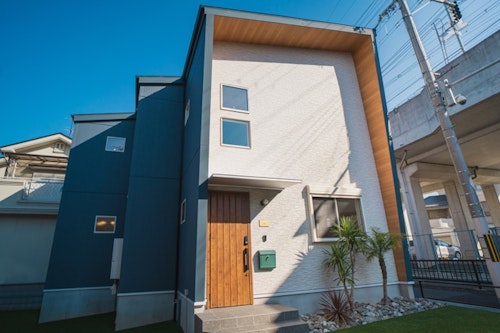 オレンジカウンティゲストハウス ^