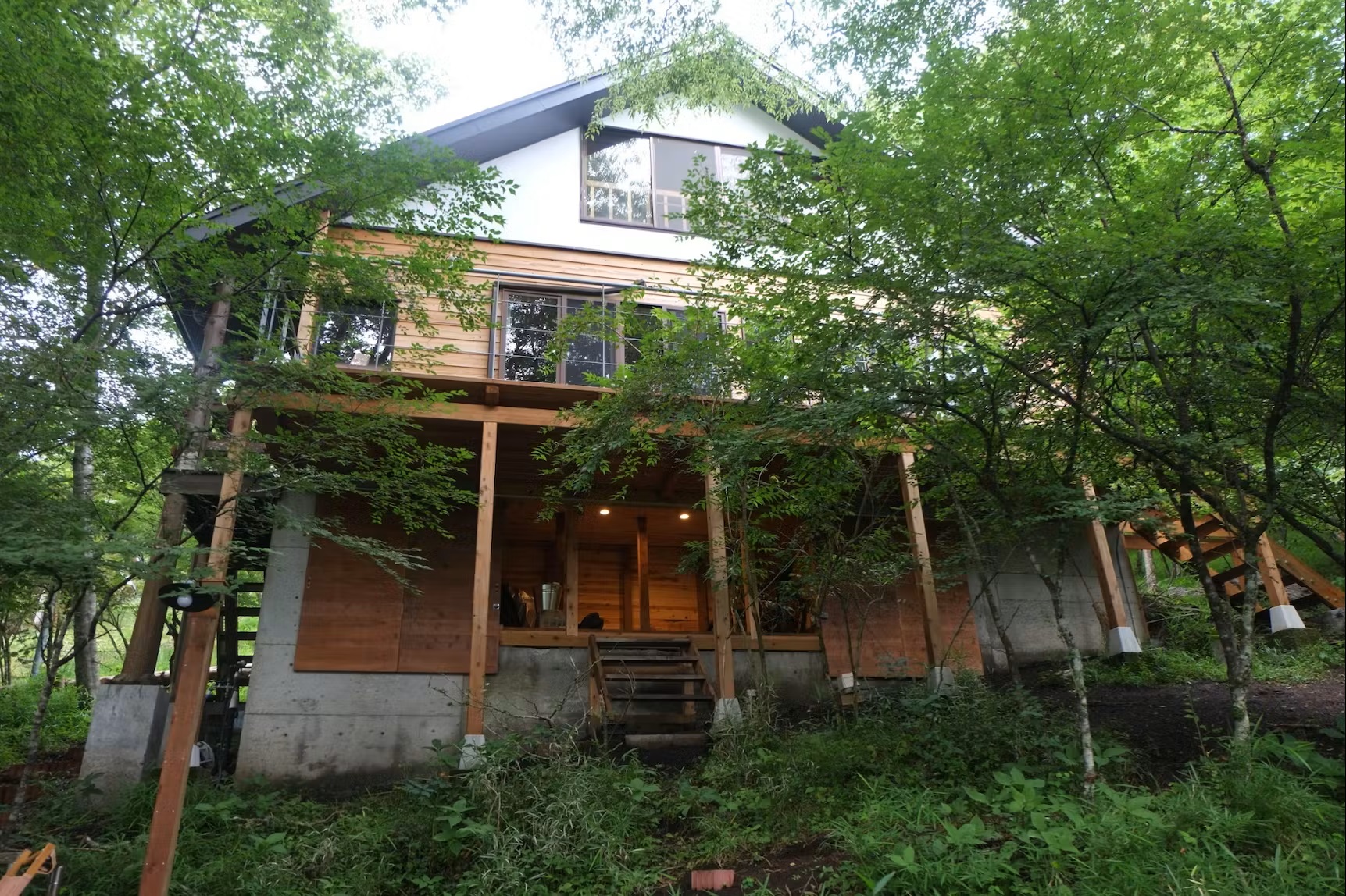 サウナ付貸別荘『SANKAKU △ HOUSE』/ VILLODGE  YAMANAKAKO ^