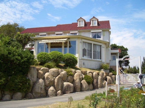 ペンションエリエス ^