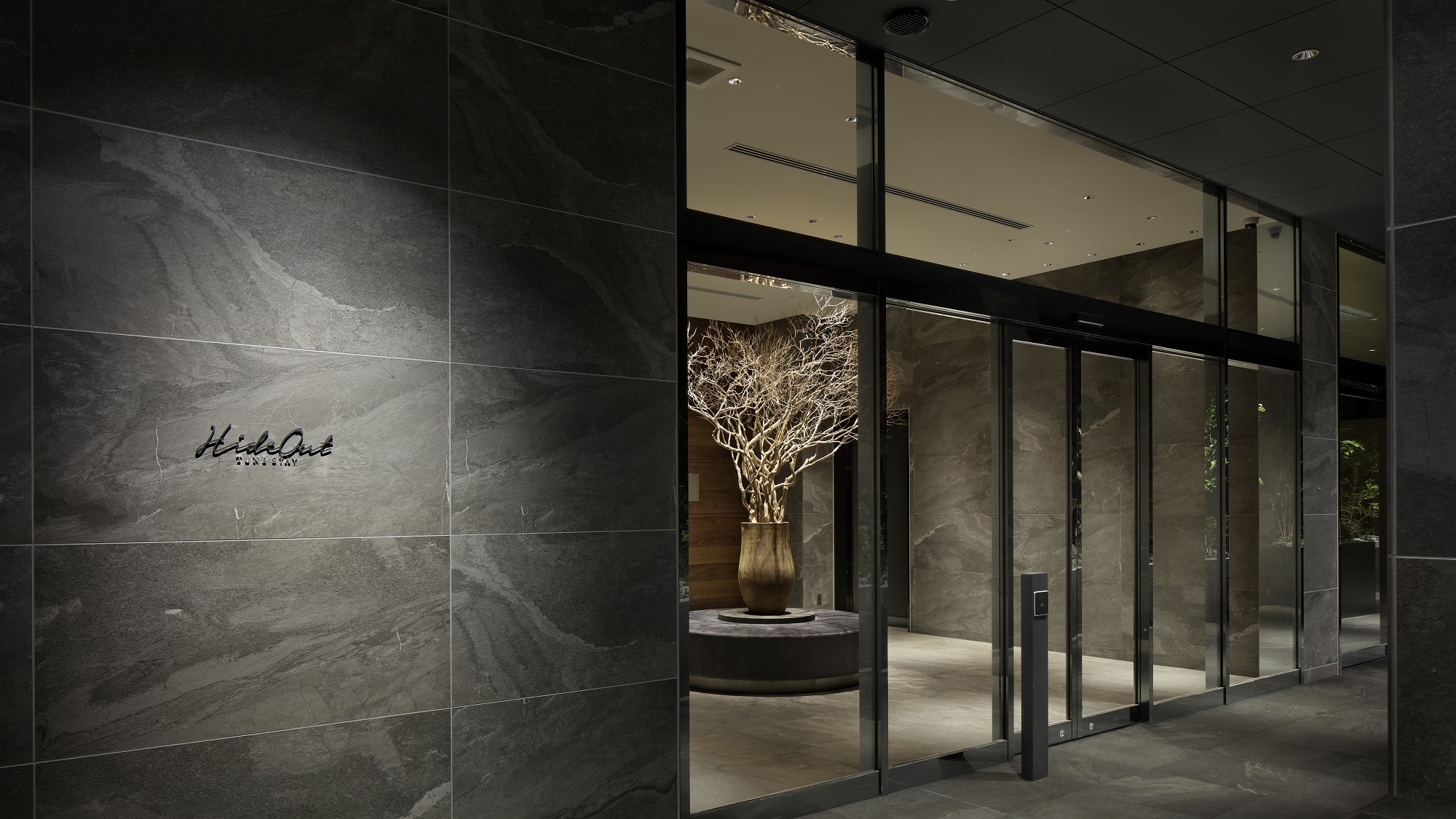 ＨＩＤＥＯＵＴ