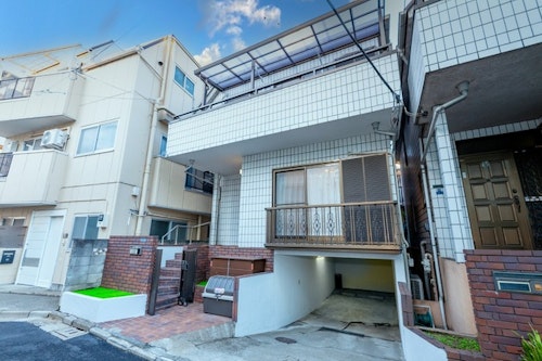 戸建貸切／ＪＲ駅徒歩３分／１３名　＾