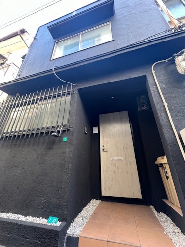 【緑橋駅から徒歩５分】大阪城アクセス良好、吹き抜け一戸建て物件／民泊