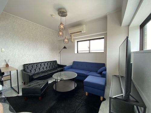 【マンション最上階角部屋の１室を貸切】高田駅徒歩圏内、無料駐車場もあります！／民泊