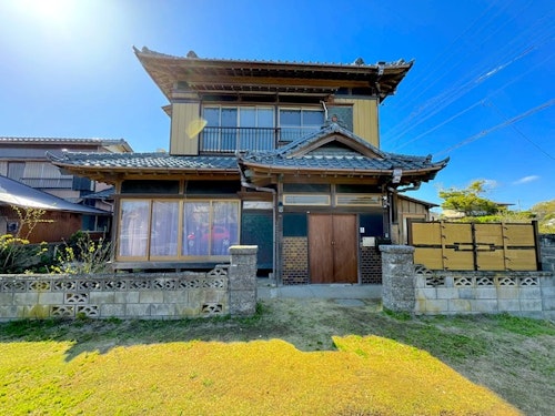 【海水浴場まで３分！】リノベーションされた古民家を貸切！／民泊