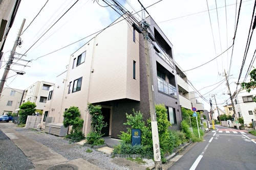 築浅デザイナーズ!新宿まで12分!渋谷、下北沢にも好アクセス!赤ちゃん大歓迎!光wi-fi有 ^