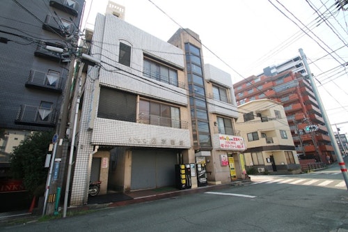 繁華街近くの大人の隠れ家 voyage ^