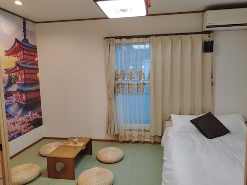 3階建1軒、築9年/民泊