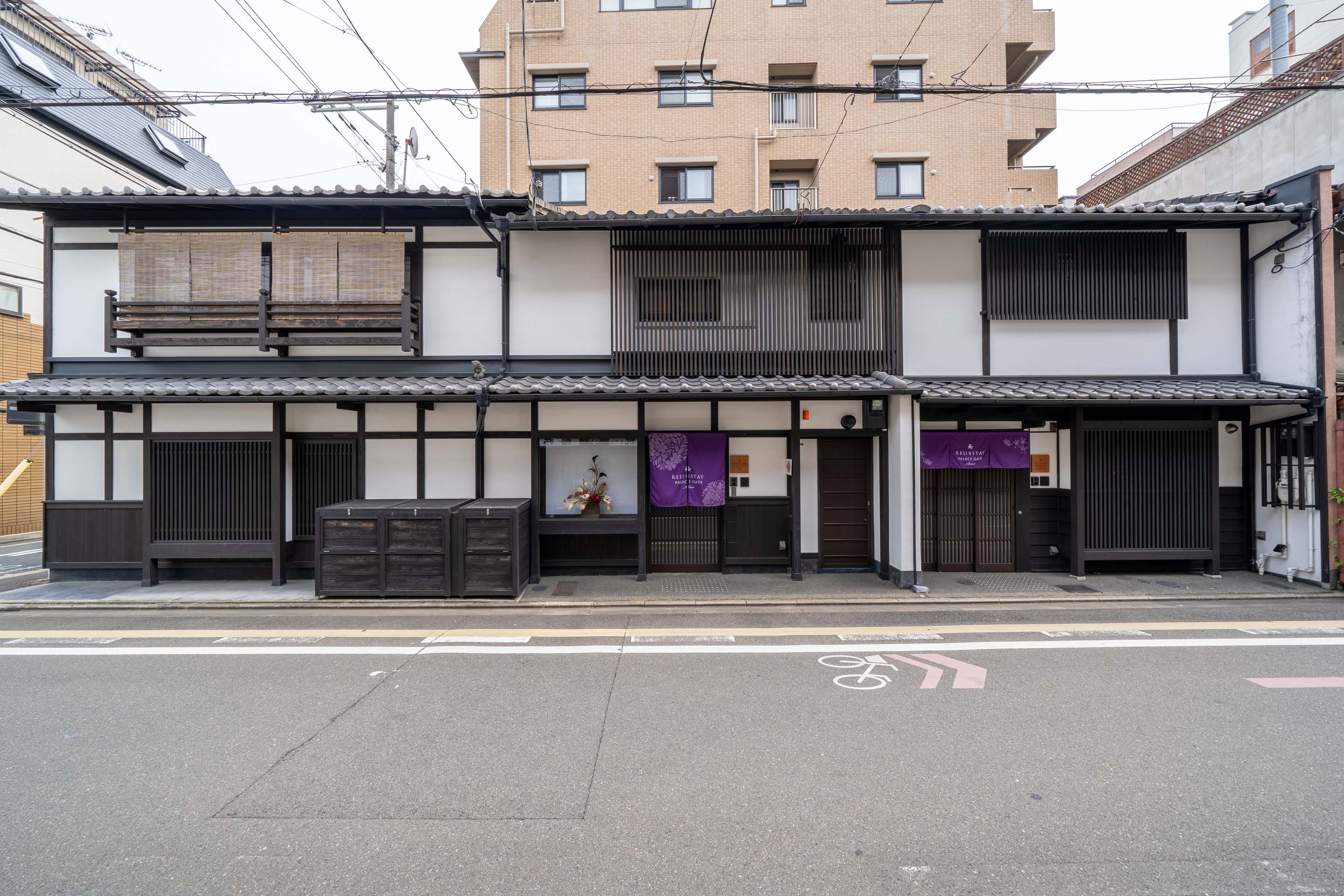 RESI STAY PALACE GATE