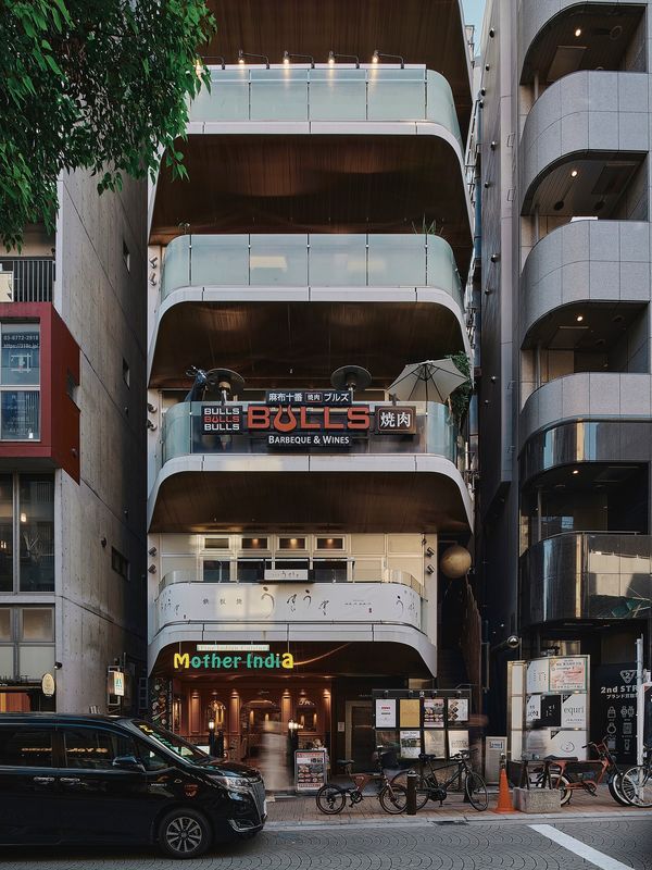 ｉｌｌｉ　Ｇｒａｎ　Ａｚａｂｕｊｕｂａｎ