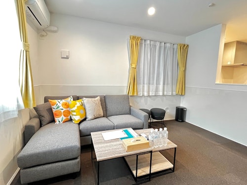 【新築】ペットと泊まれる!無料駐車場付き貸切一軒家(最大8名)USJ大阪観光アクセス良好!/民泊