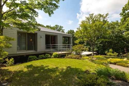 5000坪の広大な森のモダンハウス、プロサウナ、BBQ/民泊