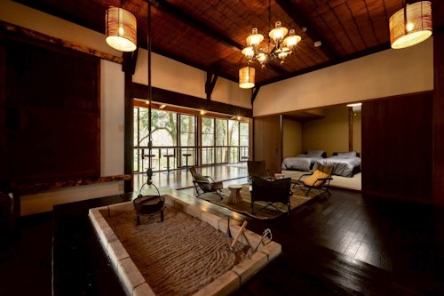 大きな窓の家 ^