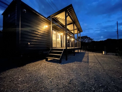 House#014 唐津・貸し切りトレーラーハウスで珍しい宿泊体験を!海鮮BBQ・朝市 ^