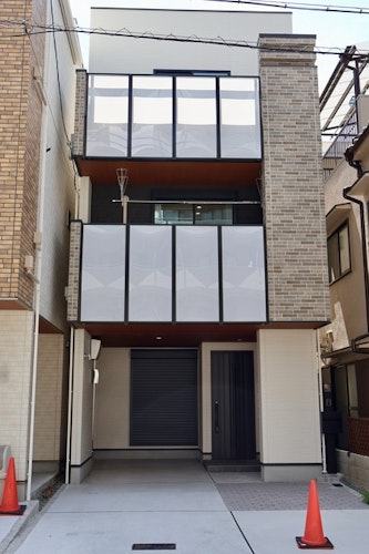 岸里玉出@Maison Le Blanc 白練/民泊