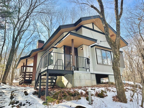 Villa024#花の街F300#北軽井沢#木洩れ日が差し込む/民泊