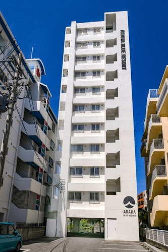 北谷の海を眺めるリゾートマンション ^