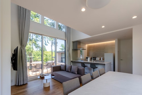 Hours Villa 富嶺 ^