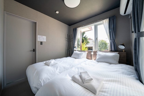 GROUNDBLOOM YIG STAY ^