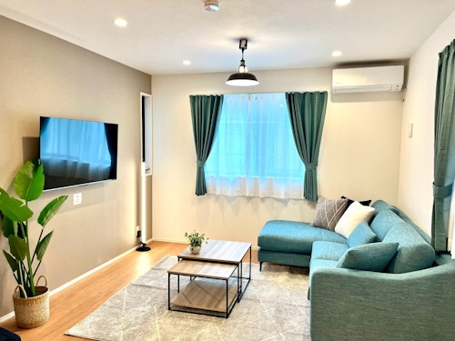 車て&#12441;USJまて&#12441;10分!新築/無料駐車場付き(最大10名)CS4/民泊