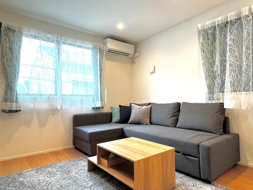 3階建の戸建を贅沢に貸切!駅徒歩4分新築/最大10名 CS5/民泊