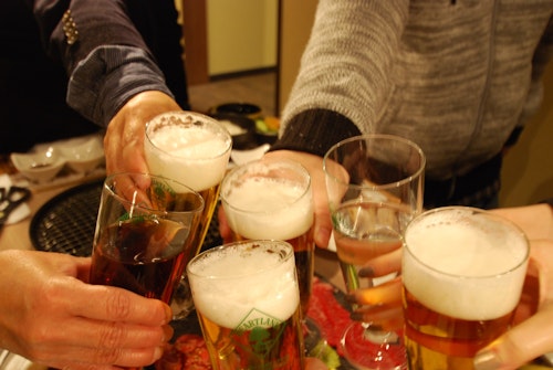 目の前の滝と焼肉と酒と〜プライベート空間 ^