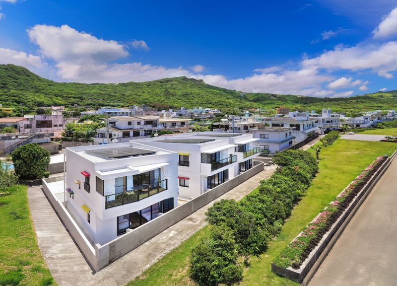 クリスタル別荘南城