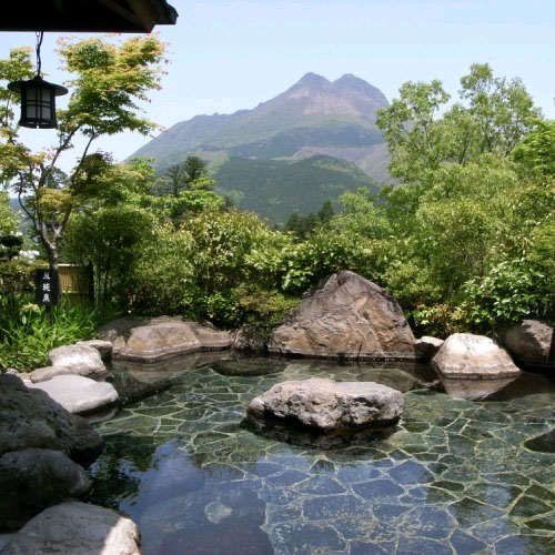 由布院温泉　柚富の郷　彩岳館
