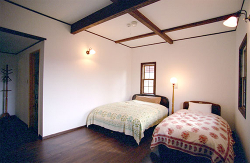 ログハウスのプチホテル トゥンブクトゥ