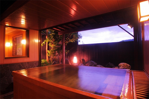 星降る高原の小さなホテル　白馬ベルグハウス