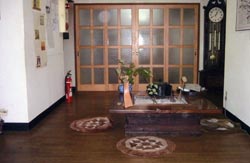 那須湯本温泉　にごり湯かけ流しの宿　民宿　新小松屋　