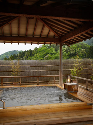 新潟　岩室温泉　自家源泉の宿　富士屋