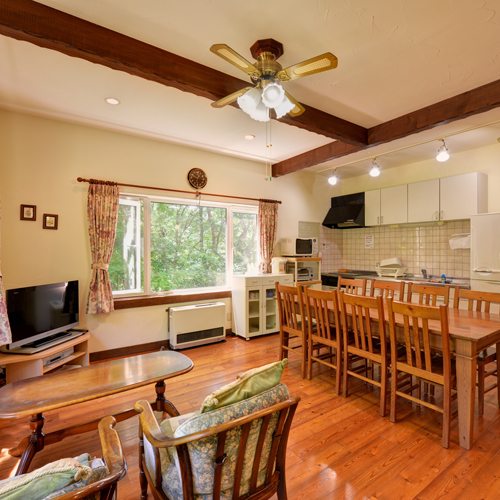 バラと季節の花　貸別荘　野わけ