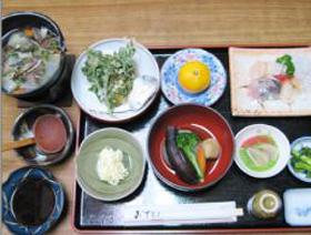 六日町温泉郷　ひいらぎ山荘