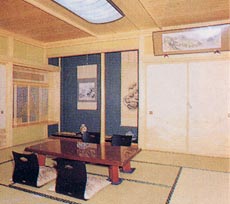 ニューさかえや