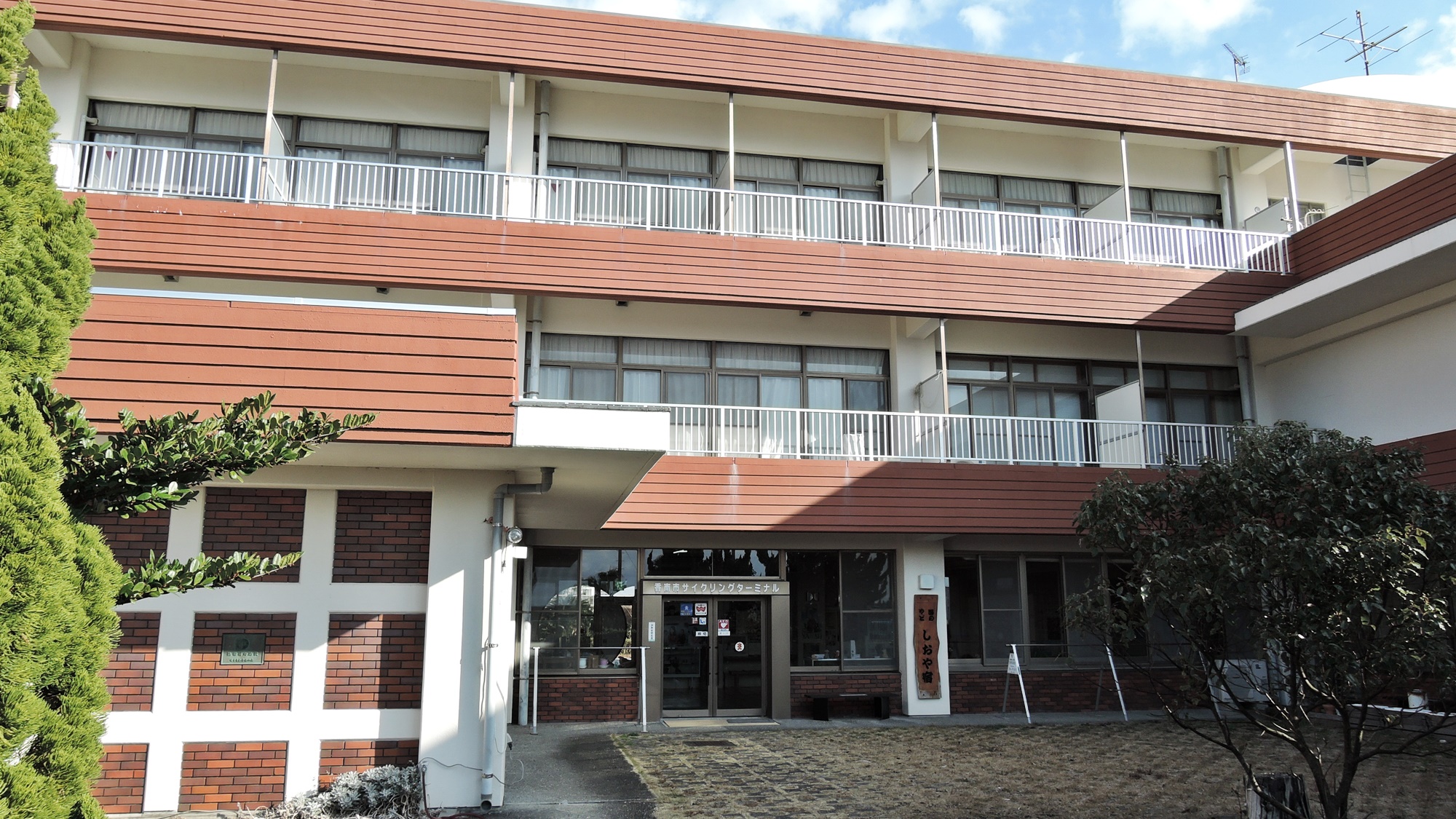 香南市サイクリングターミナル　海のやどしおや宿