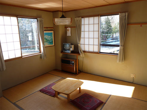 王子ペンション　苗場