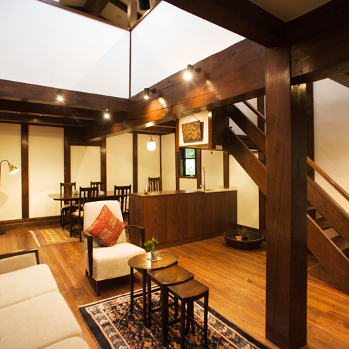 金沢・深谷温泉　元湯石屋　能舞台のある秘湯の一軒宿