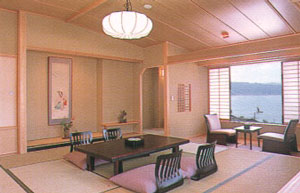 信州・上諏訪温泉　琥珀色の自家源泉を持つ宿【ホテル鷺乃湯】