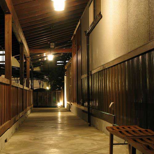 温泉や　神代の湯