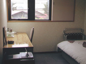 ビジネスホテル　秀山荘