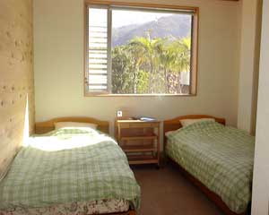 Ｋｅｎｃｈａ　Ｒｕｍａｈ　ケンチャ・ルマ　＜八丈島＞