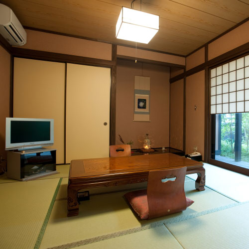 源泉掛け流しの離れ宿 由布院別邸 風の森